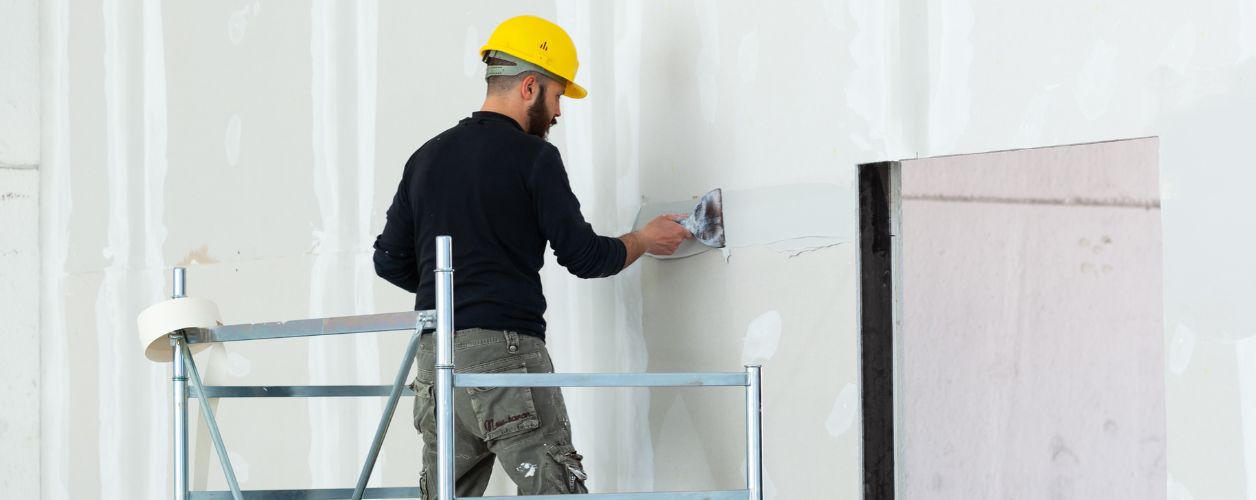 Lime Plaster vs Gypsum Plaster: Which Is Better?