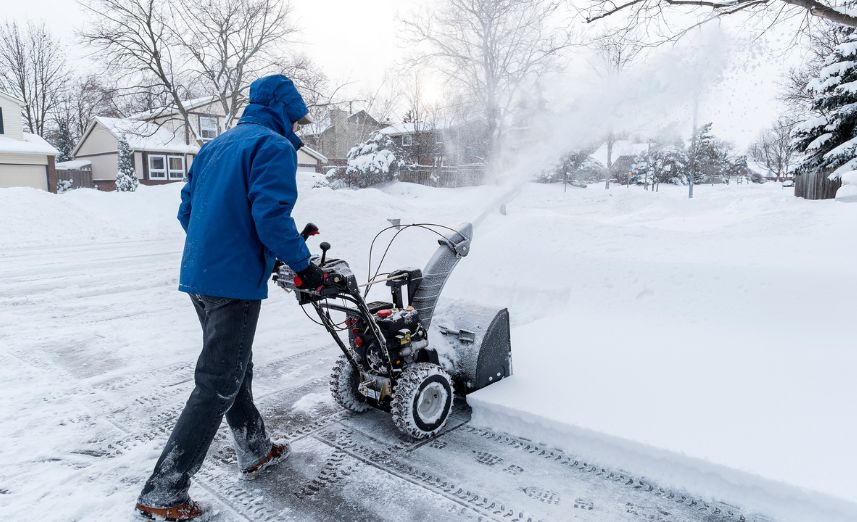 2025/07/snow-removal-companies-11752733014.jpg