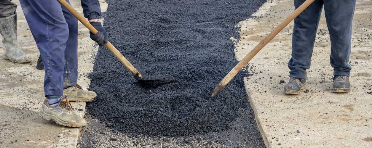 2025/08/asphalt-patching-11756365291.jpg
