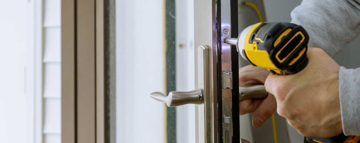2025/08/door-lock-repair-services-11756366094.jpg