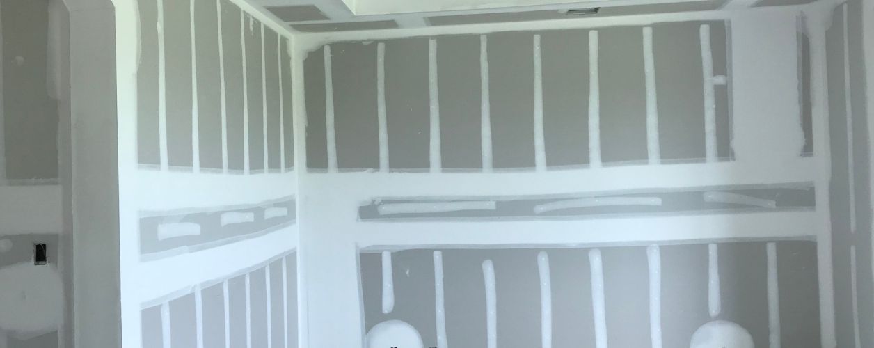 2025/08/drywall-installers-11756379475.jpg