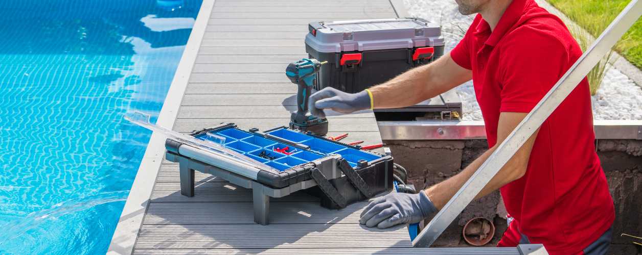 2025/08/pool-repair-11756363821.jpg