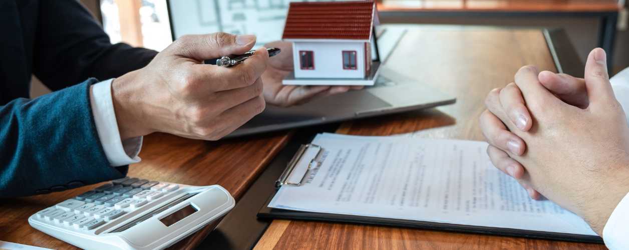 2025/08/realtors-11756378457.jpg
