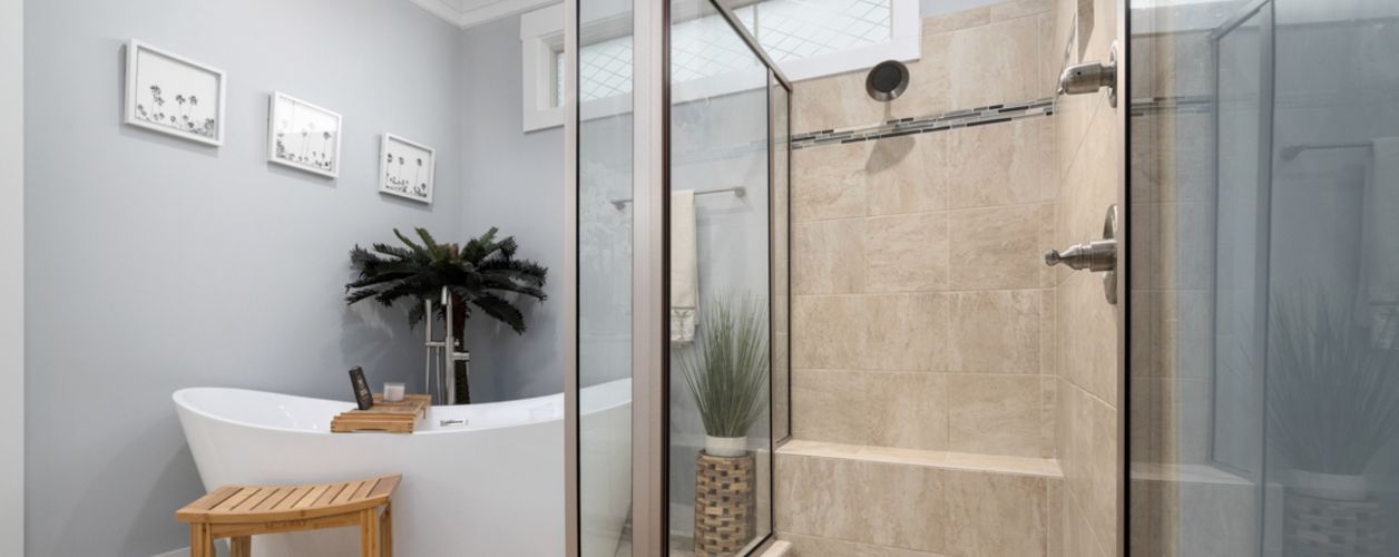 2025/08/shower-door-installers-11756363782.jpg