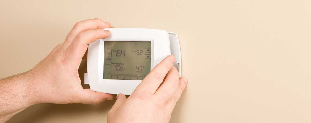2025/08/thermostat-installation-11756363038.jpg